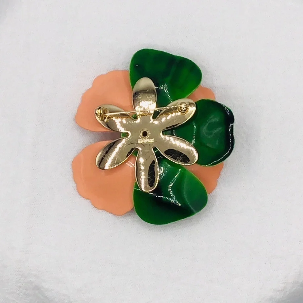 VINTAGE Sarah Coventry Brooch 3D Flower Painted Peach Green Gold Tone Es…